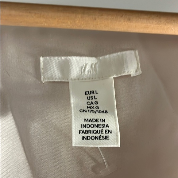 H&M Champagne Beige Tank Top Blouse - Picture 2 of 3